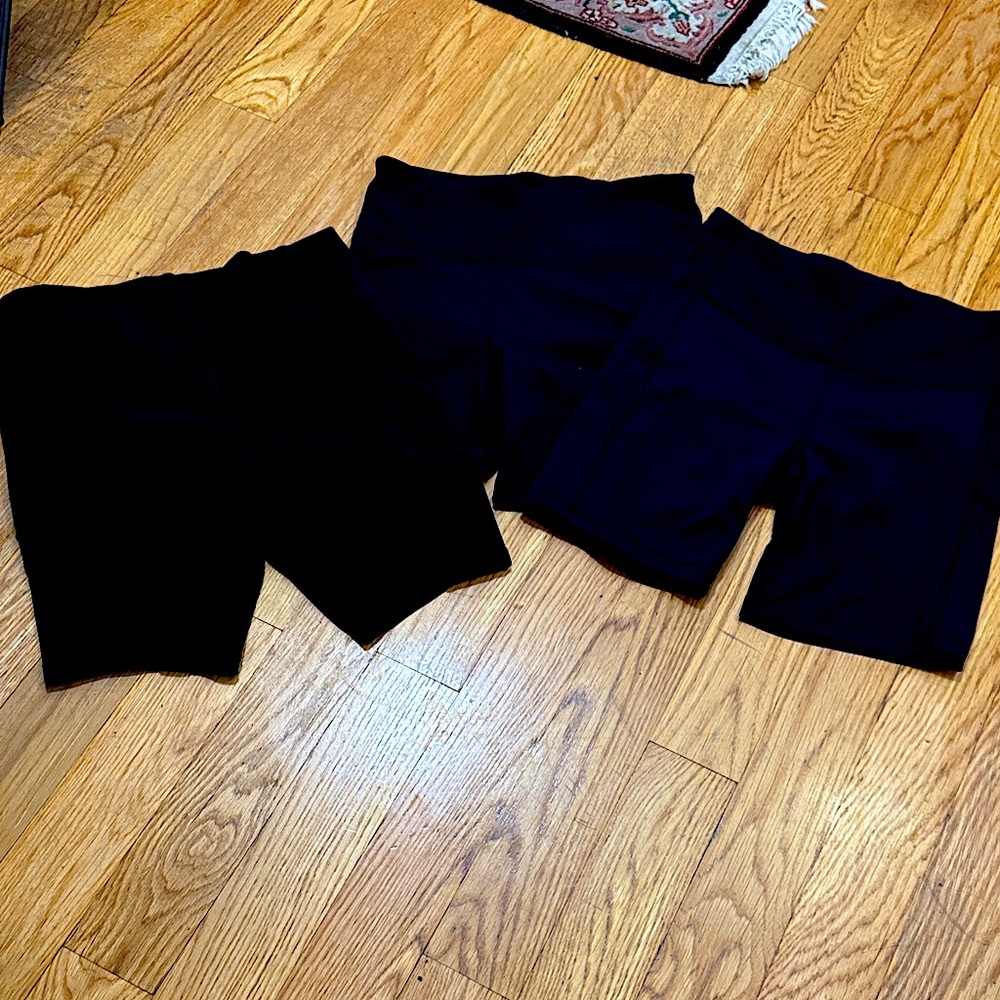 Athleta Women's Black Athletic Stash Shorts